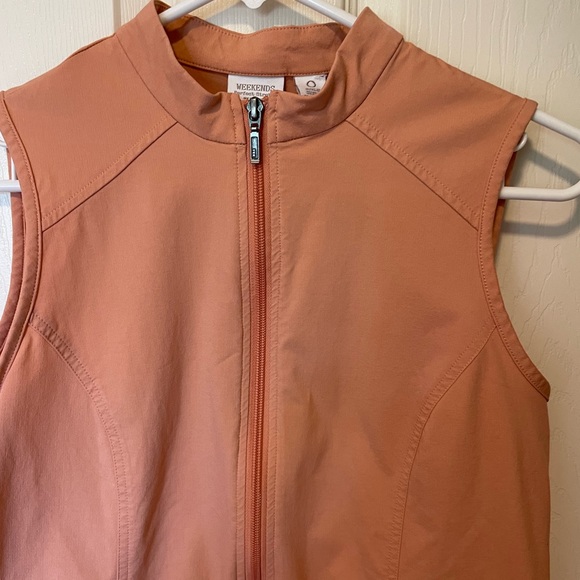 CHICOS Womens weekend vest size 0 (6/8 small) light peach. - Picture 5 of 5